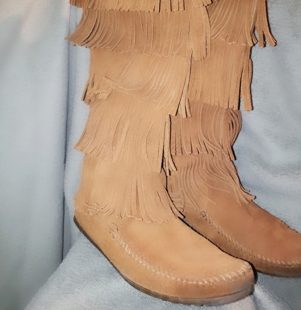 Womens MinneTonga knee high Moccasins